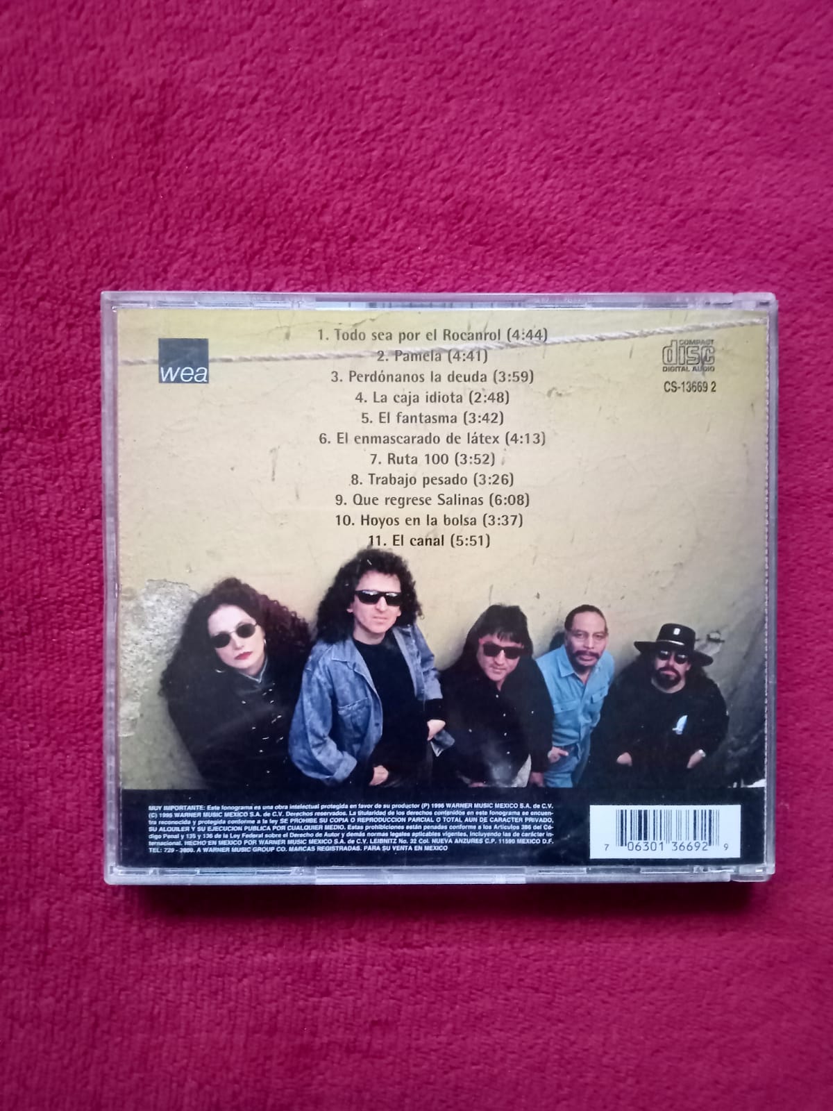 El Tri – Hoyos En La Bolsa. Cd en buen estado. formato muerto