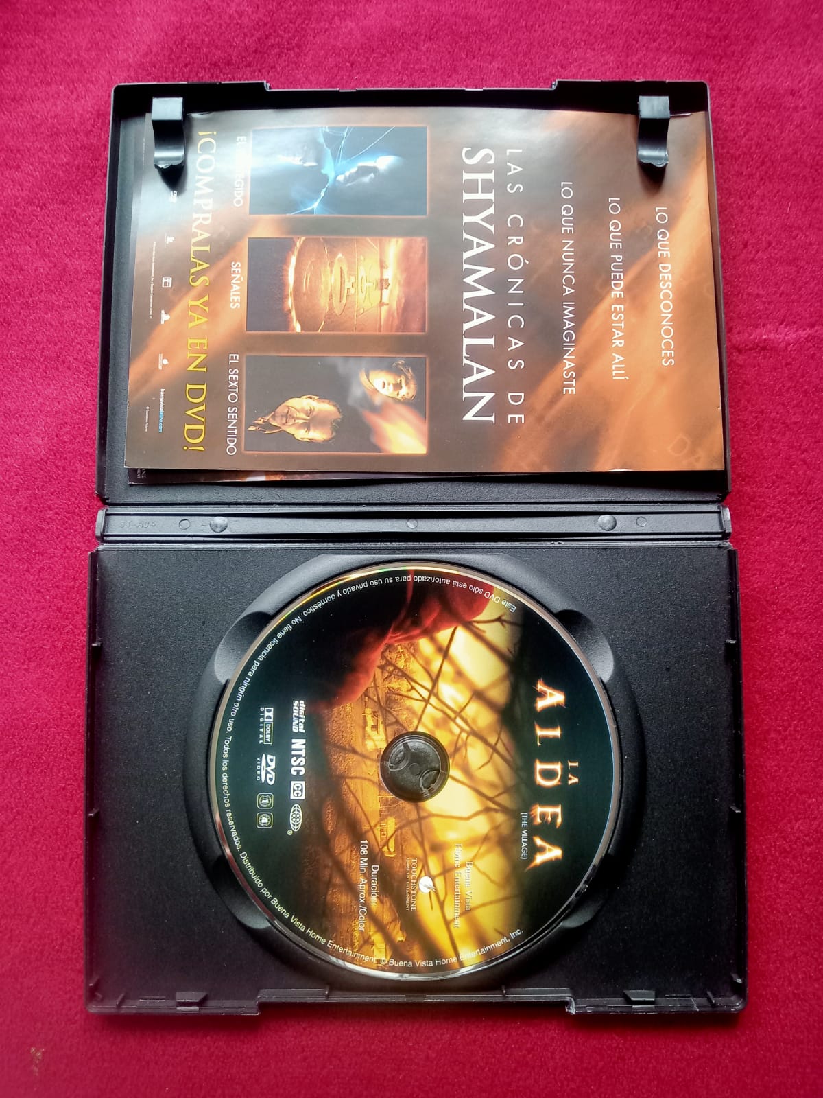 La Aldea. DVD excelente estado. formato muerto