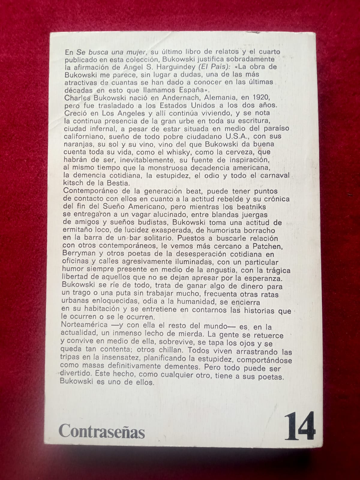 Charles Bukowski. Se busca una mujer. Libro en buen estado. formato muerto