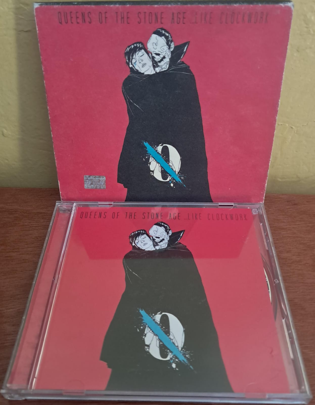 🕰️🩸 Queens of the Stone Age – …Like Clockwork. Cd nacional. formato muerto