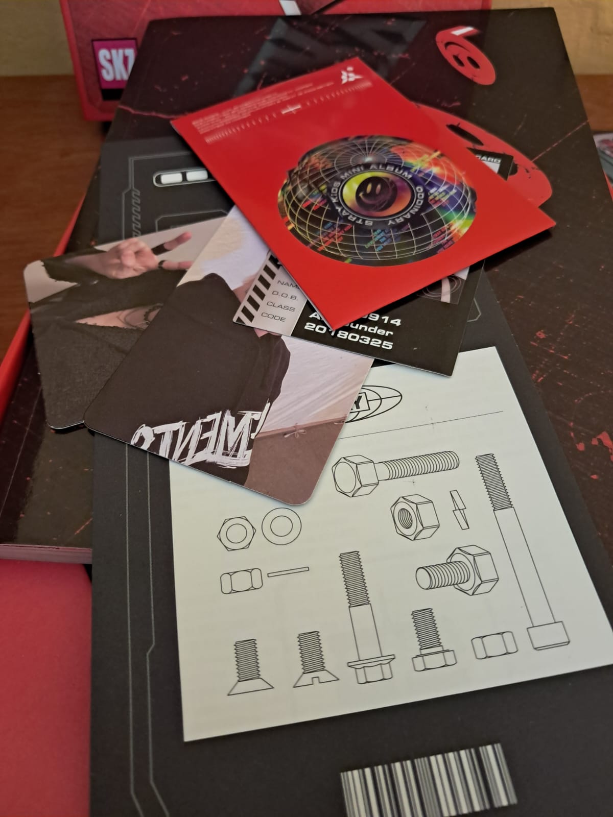 Stray Kids – ODDINARY. En excelente estado. formato muerto