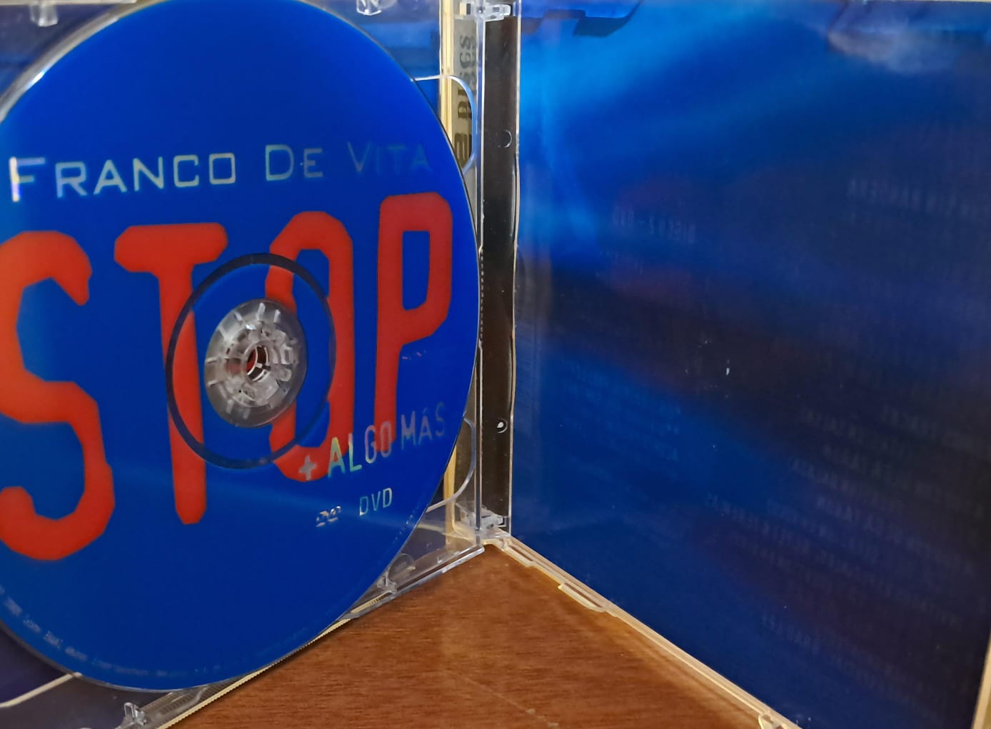 Franco De Vita – Stop + Algo Más. Cd y DVD en buen estado. formato muerto