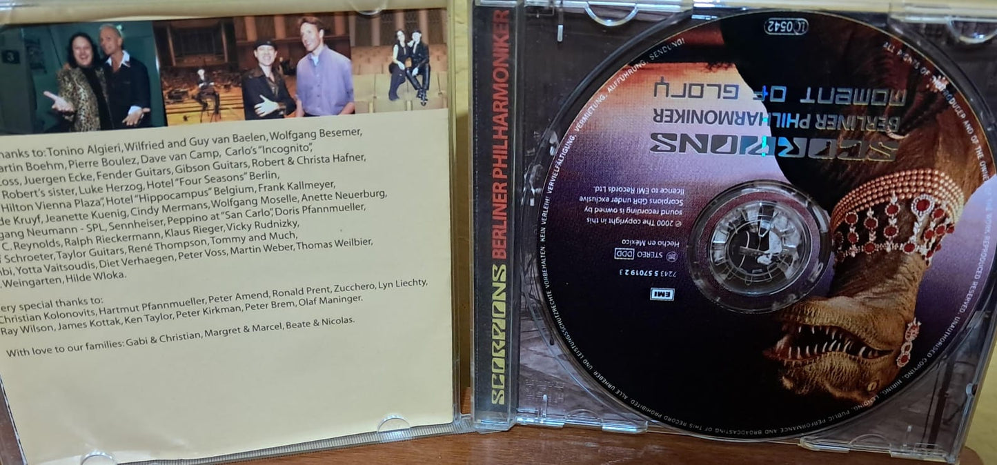 SCORPIONS & BERLINER PHILHARMONIKER – MOMENT OF GLORY. Cd en buen estado. formato muerto