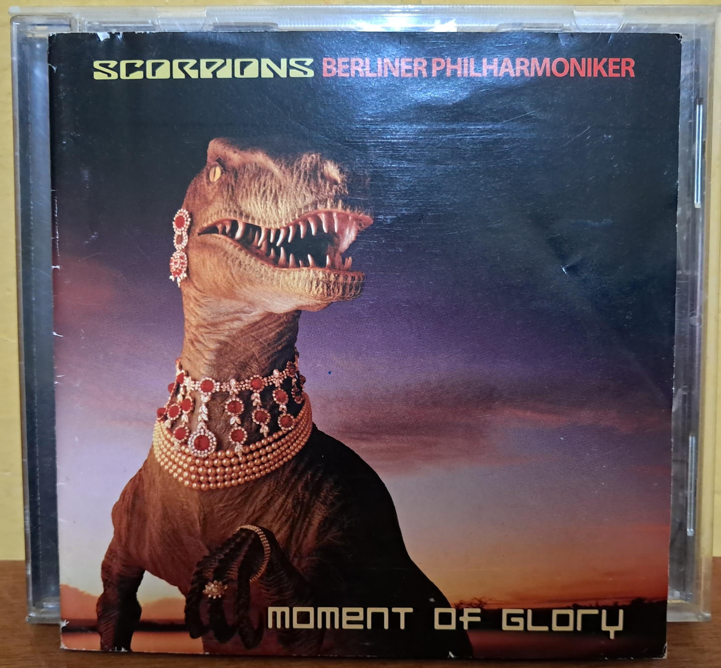 SCORPIONS & BERLINER PHILHARMONIKER – MOMENT OF GLORY. Cd en buen estado. formato muerto