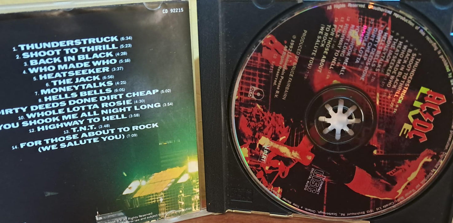 AC/DC – LIVE en CD en excelente estado. formato muerto