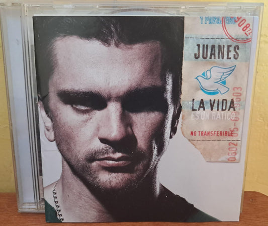 La Vida...Es Un Ratico. Cd en excelente estado. formato muerto