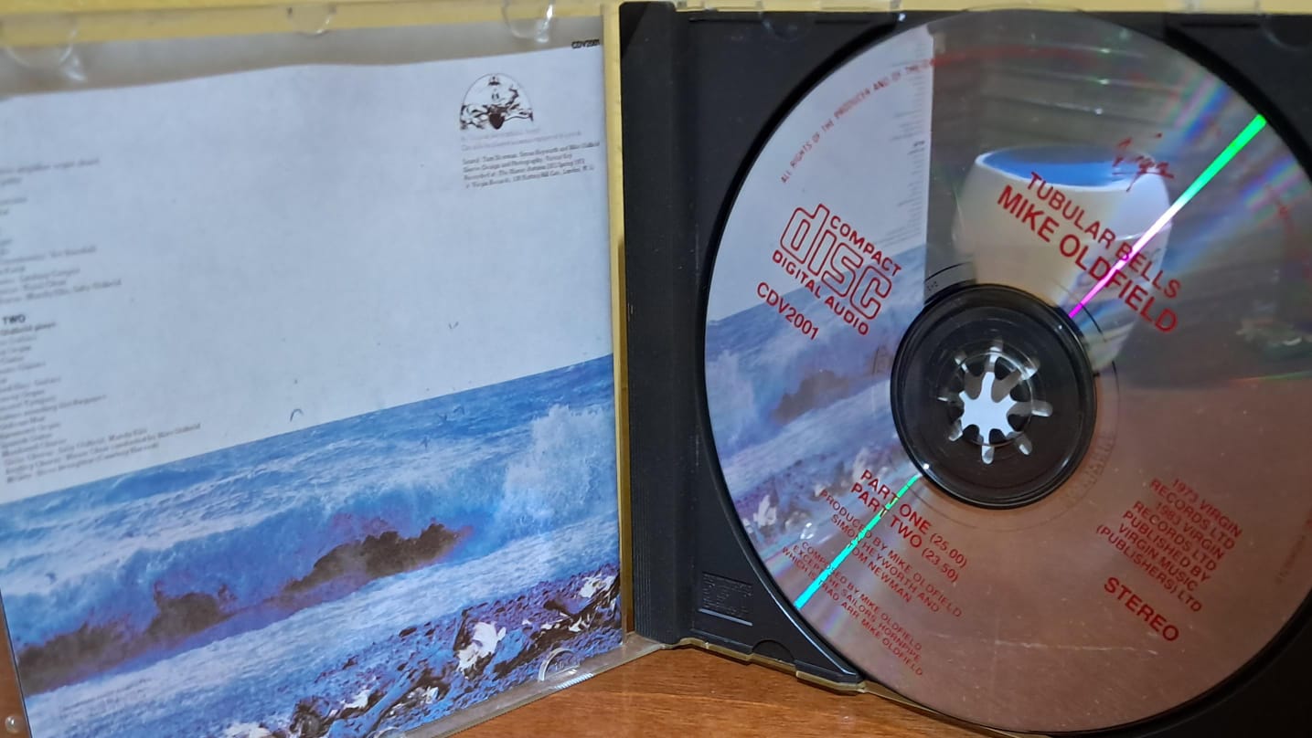 Mike Oldfield - Tubular Bells. Cd importado en excelente estado. formato muerto