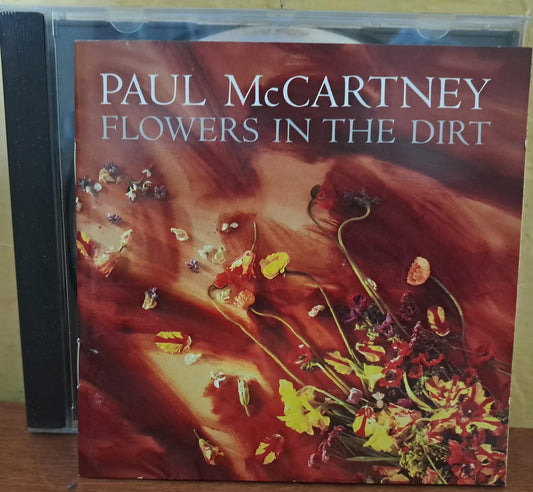PAUL McCARTNEY – FLOWERS IN THE DIRT. Cd en buen estado. formato muerto