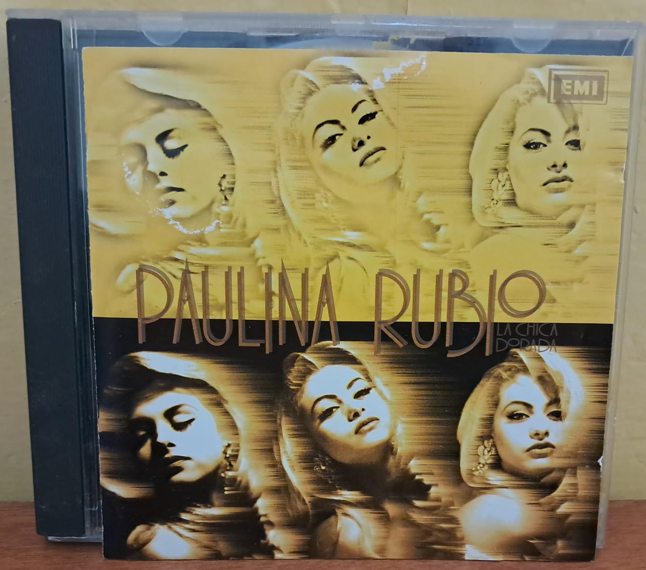 Paulina Rubio – La Chica Dorada. Cd. formato muerto