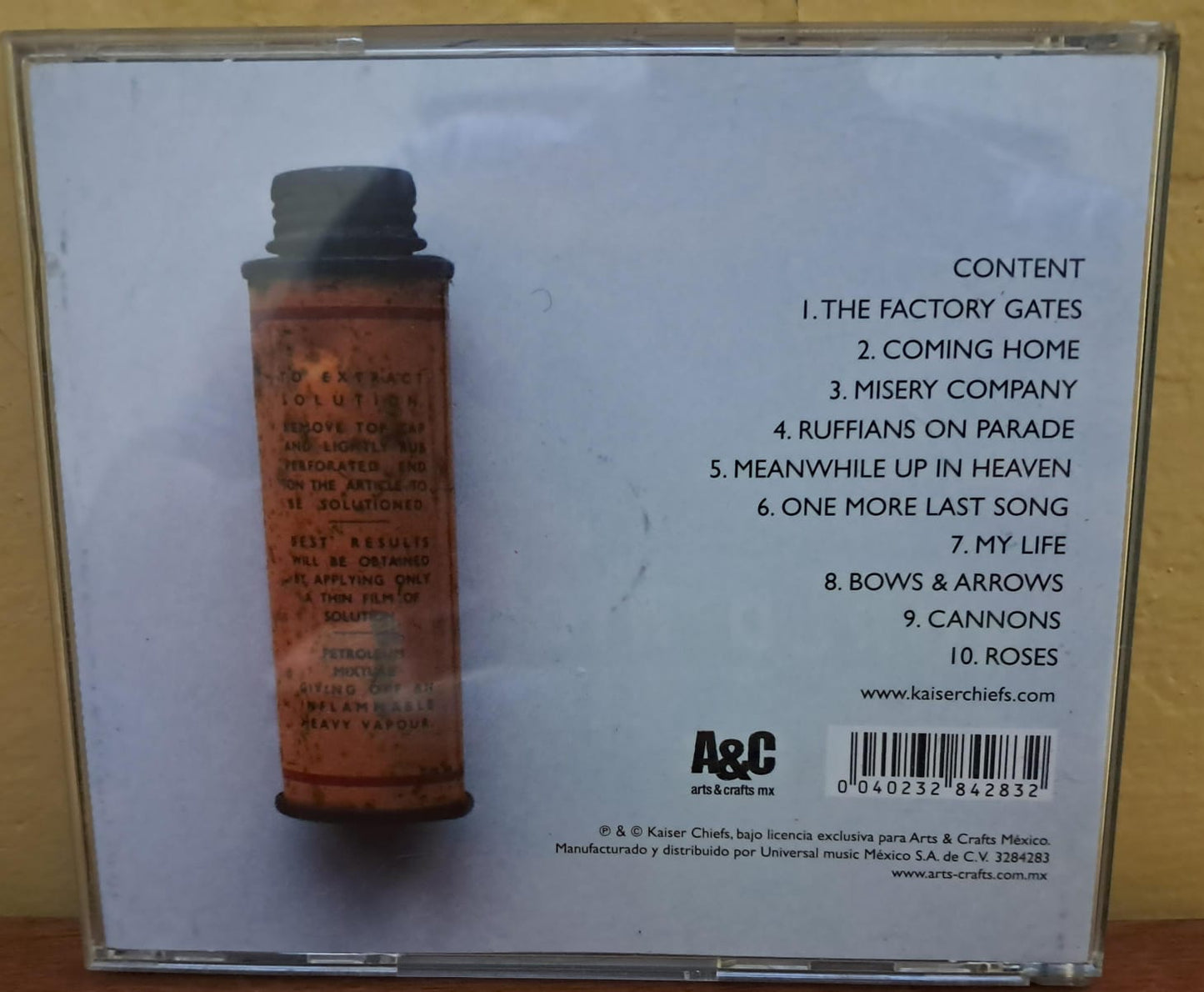 KAISER CHIEFS – EDUCATION, EDUCATION, EDUCATION & WAR (CD en buen estado). formato muerto
