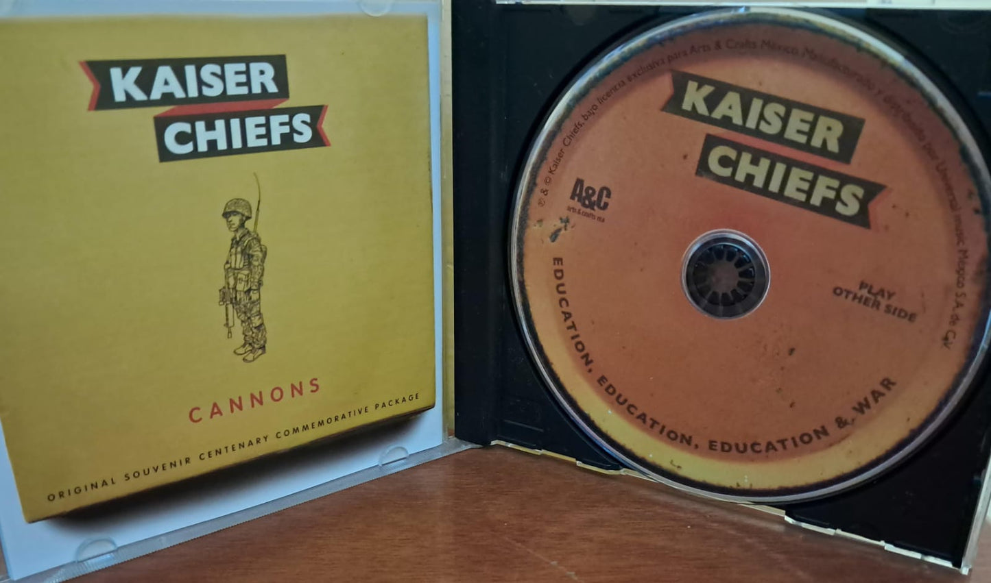 KAISER CHIEFS – EDUCATION, EDUCATION, EDUCATION & WAR (CD en buen estado). formato muerto