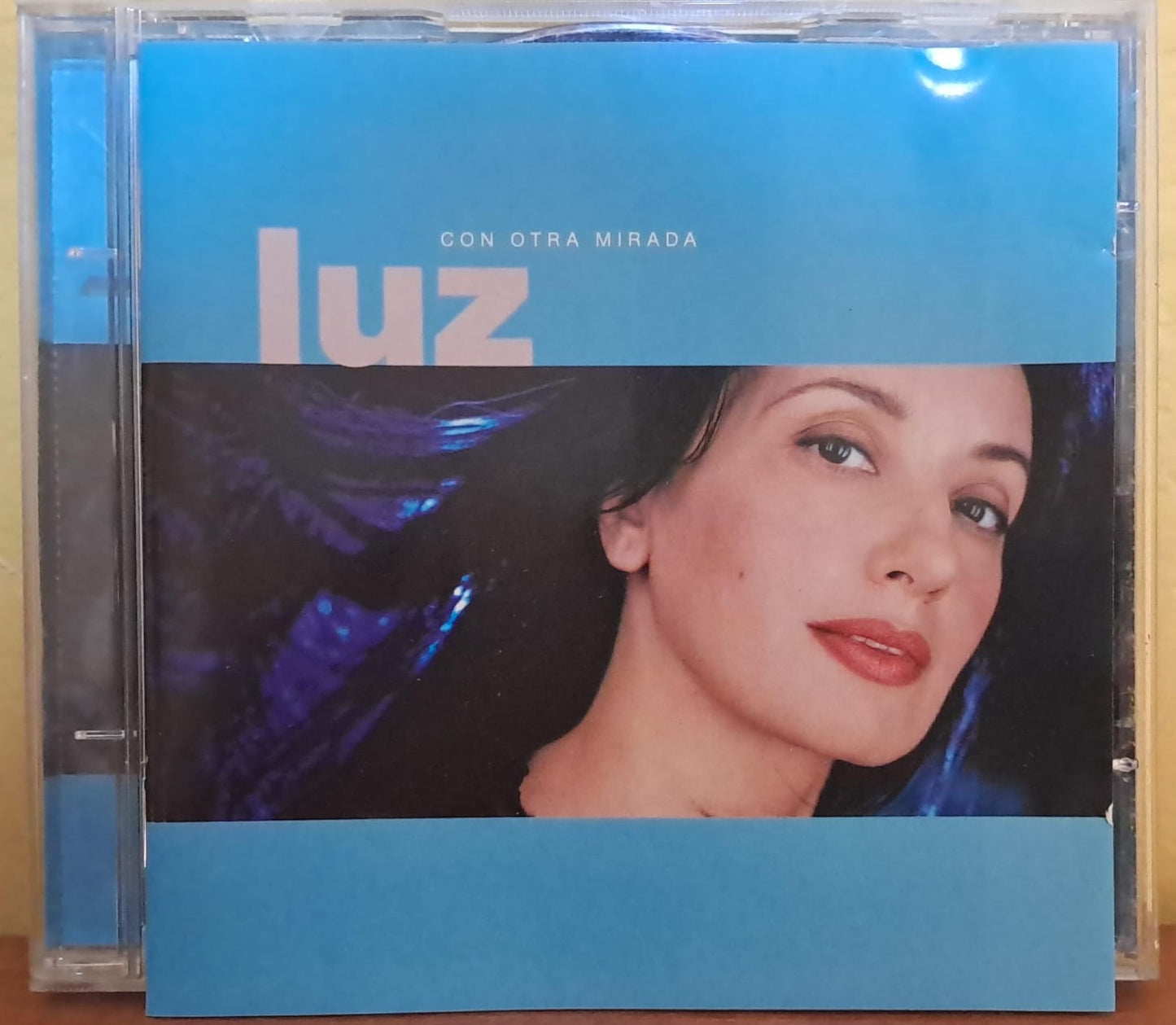 Luz – Con Otra Mirada. Cd en buen estado. FORMATO MUERTO