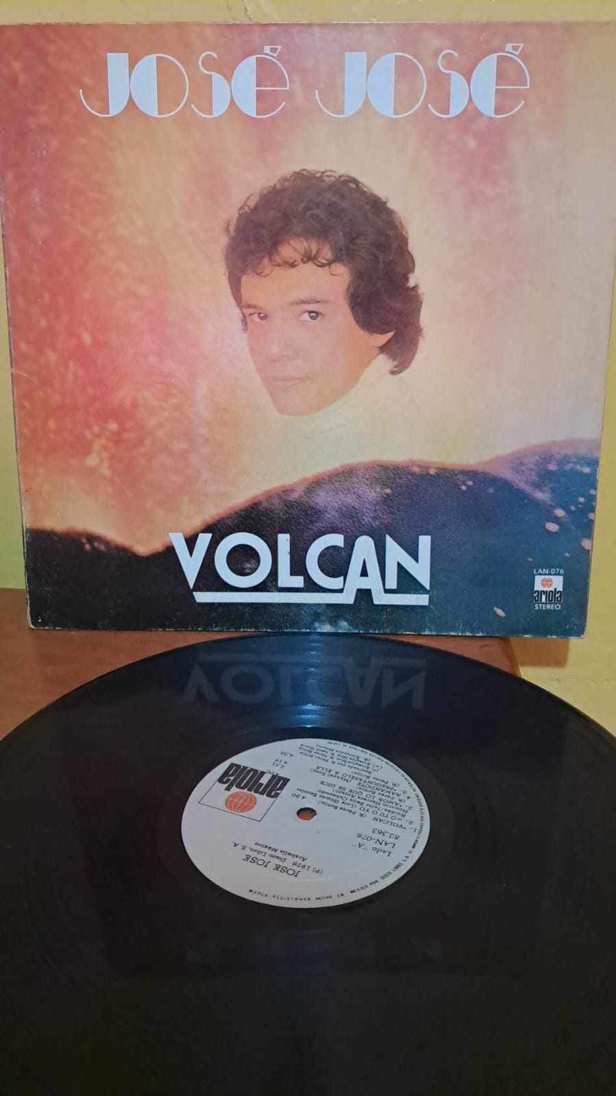 José José – Volcán. Vinilo 1ra edición gatefold. formato muerto