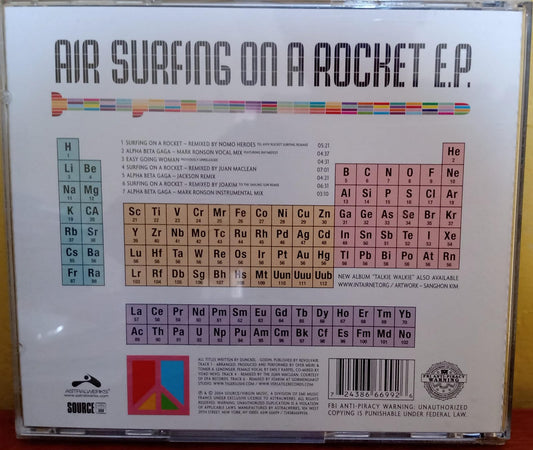 Air – Surfing on a Rocket (EP) Cd importado en excelente estado. formato muerto