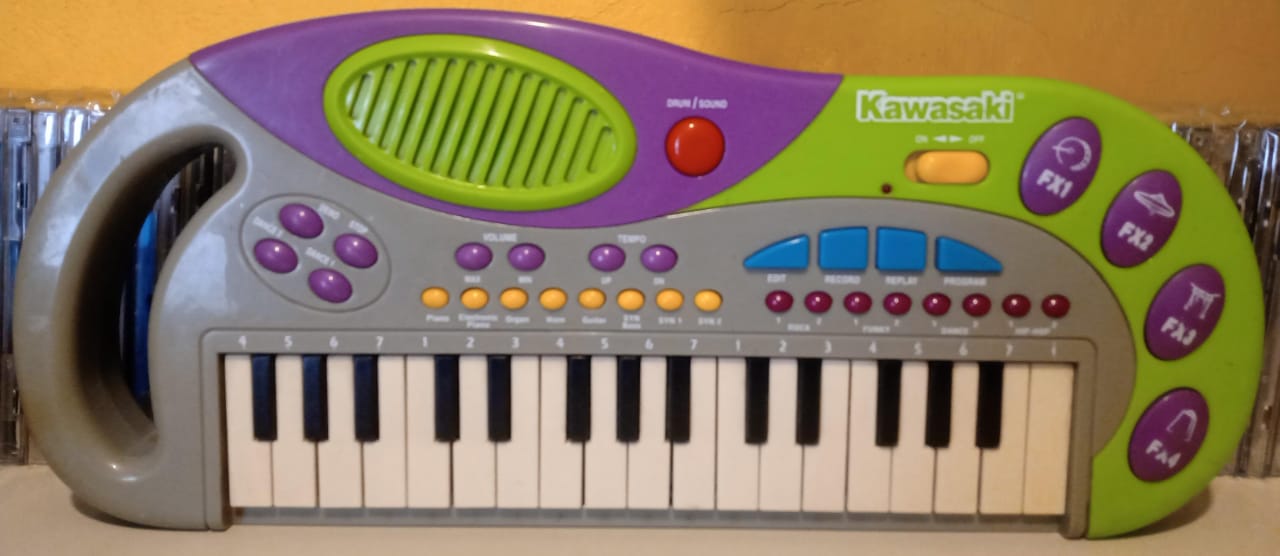TECLADO MUSICAL KAWASAKI VINTAGE – AÑOS 90s. tienda de discos en méxico formato muerto