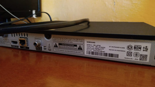 Samsung BD-J5700 - DVD/Blu-Ray. Reproductor en excelente estado.