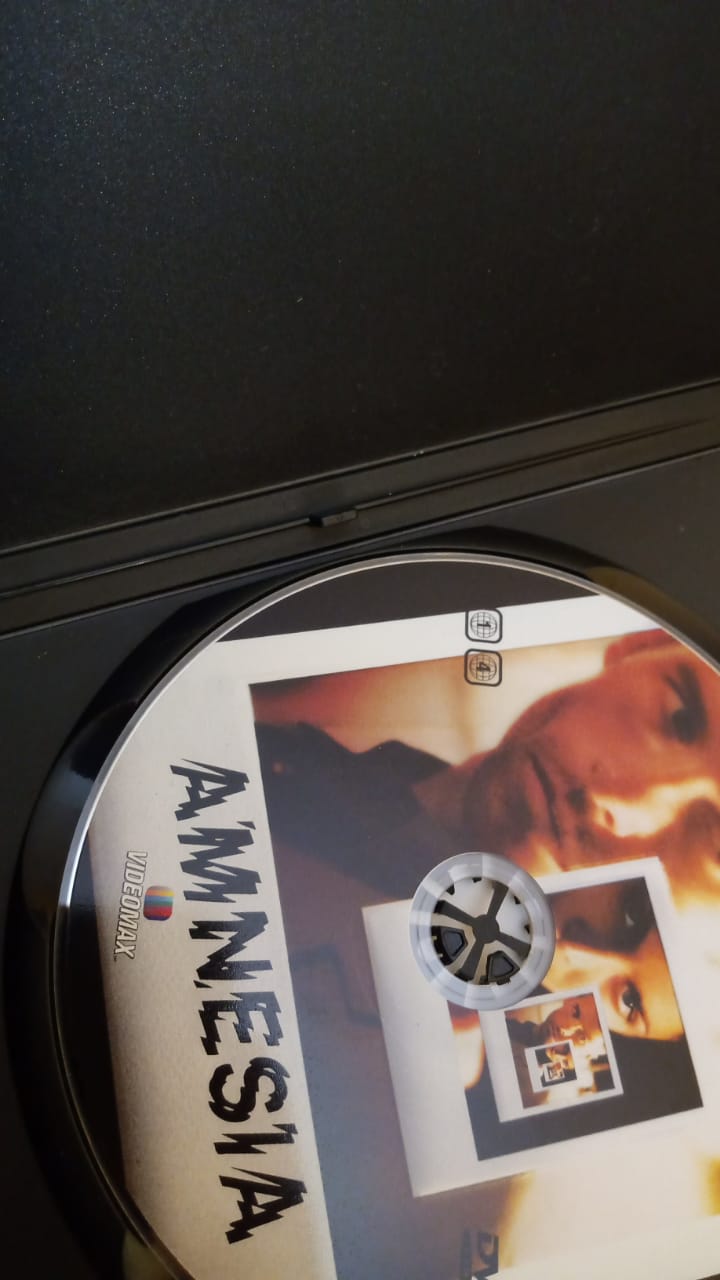 Amnesia. Título original: Memento. DVD.