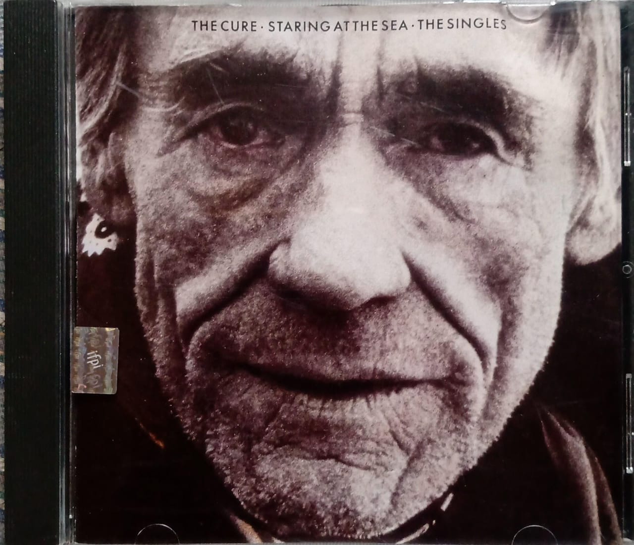 The Cure – Standing on a Beach: The Singles 1978–1986 (CD en excelente estado).