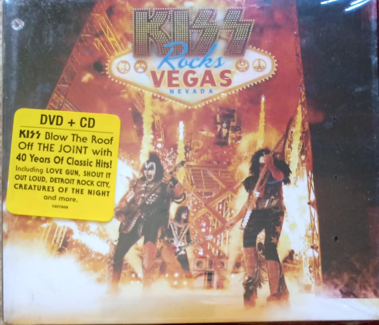 Kiss – Kiss Rocks Vegas. Cd y DVD nuevo.