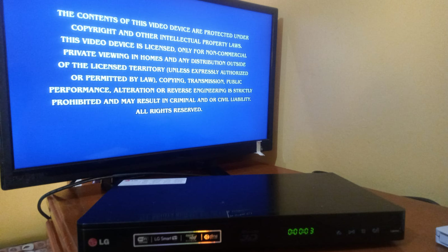 Reproductor Blu-ray 3D / DVD LG BP540 (Wi-Fi / Smart) — Usado / Con Detalles Estéticos s/control.