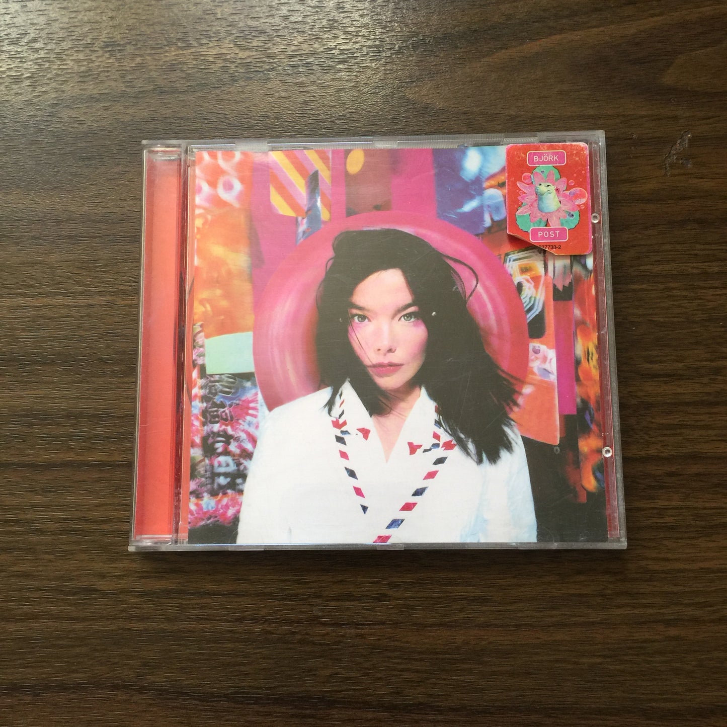 Bjork. Post. Cd importador en buen estado, con sticker original.