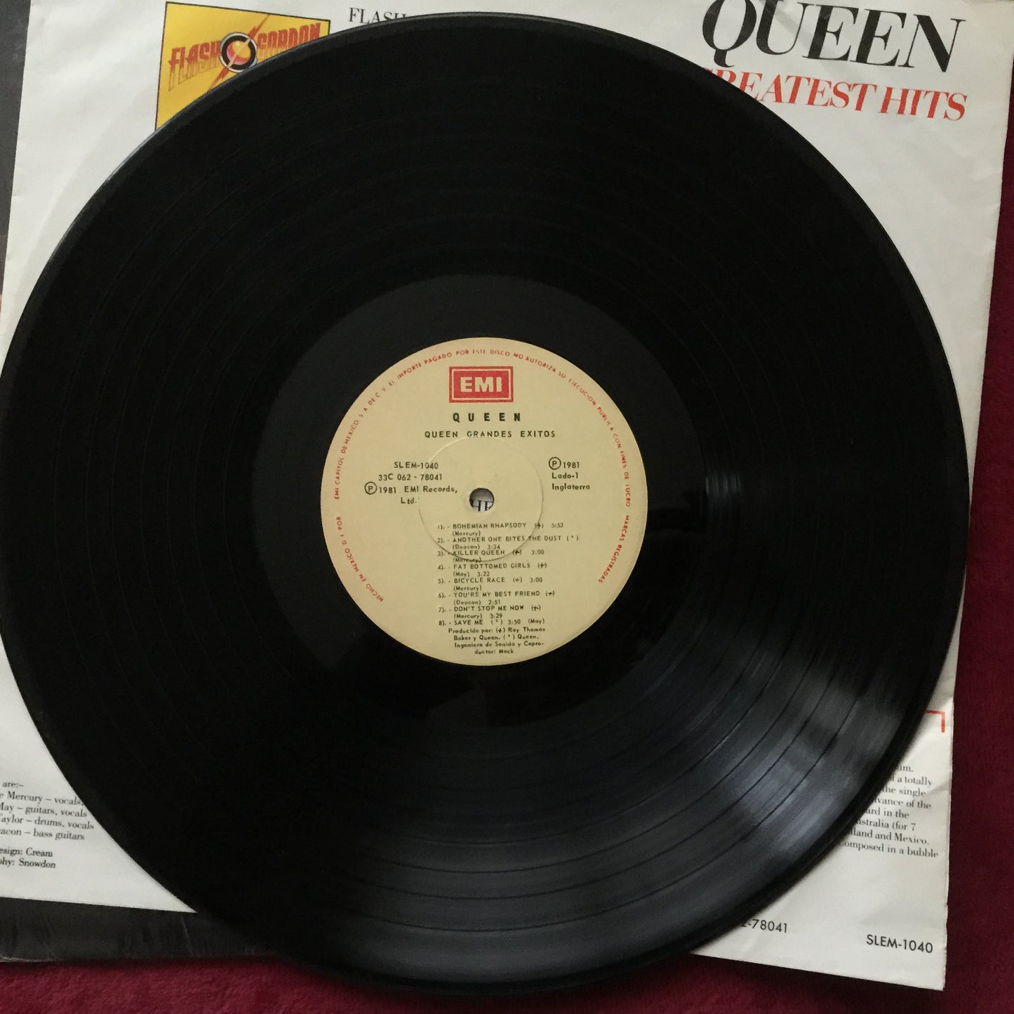 Queen. Greatest Hits. Vinyl nacional de época en excelente estado.