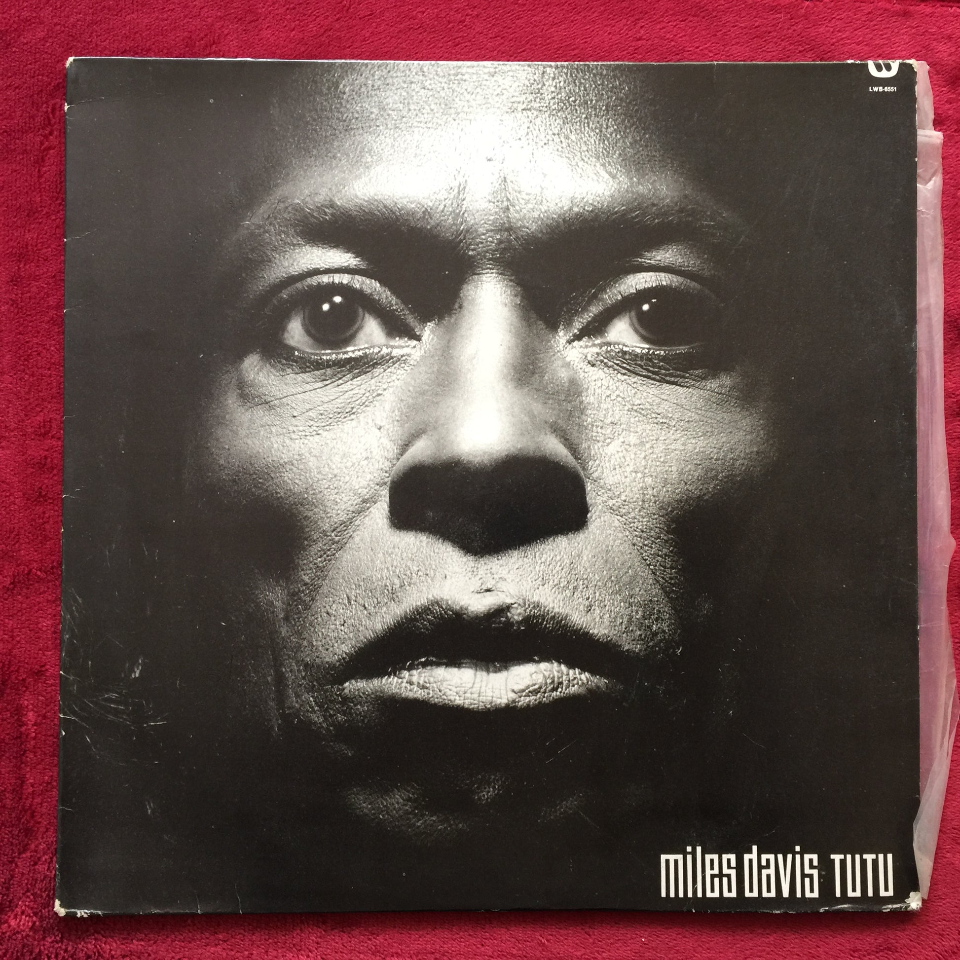 Miles Davis. Tutu. Vinilo nacional en buen estado. formato muerto