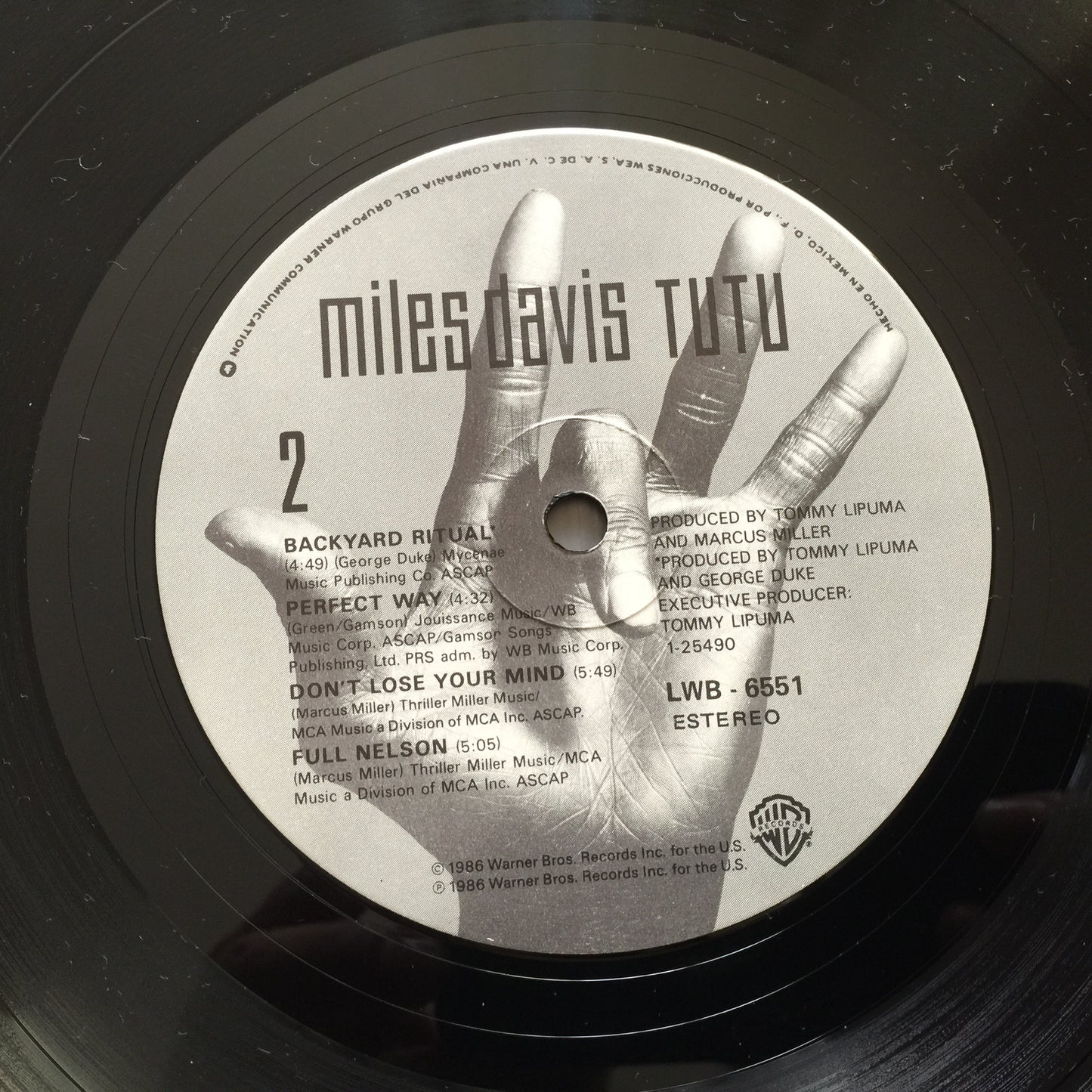 Miles Davis. Tutu. Vinilo nacional en buen estado. formato muerto