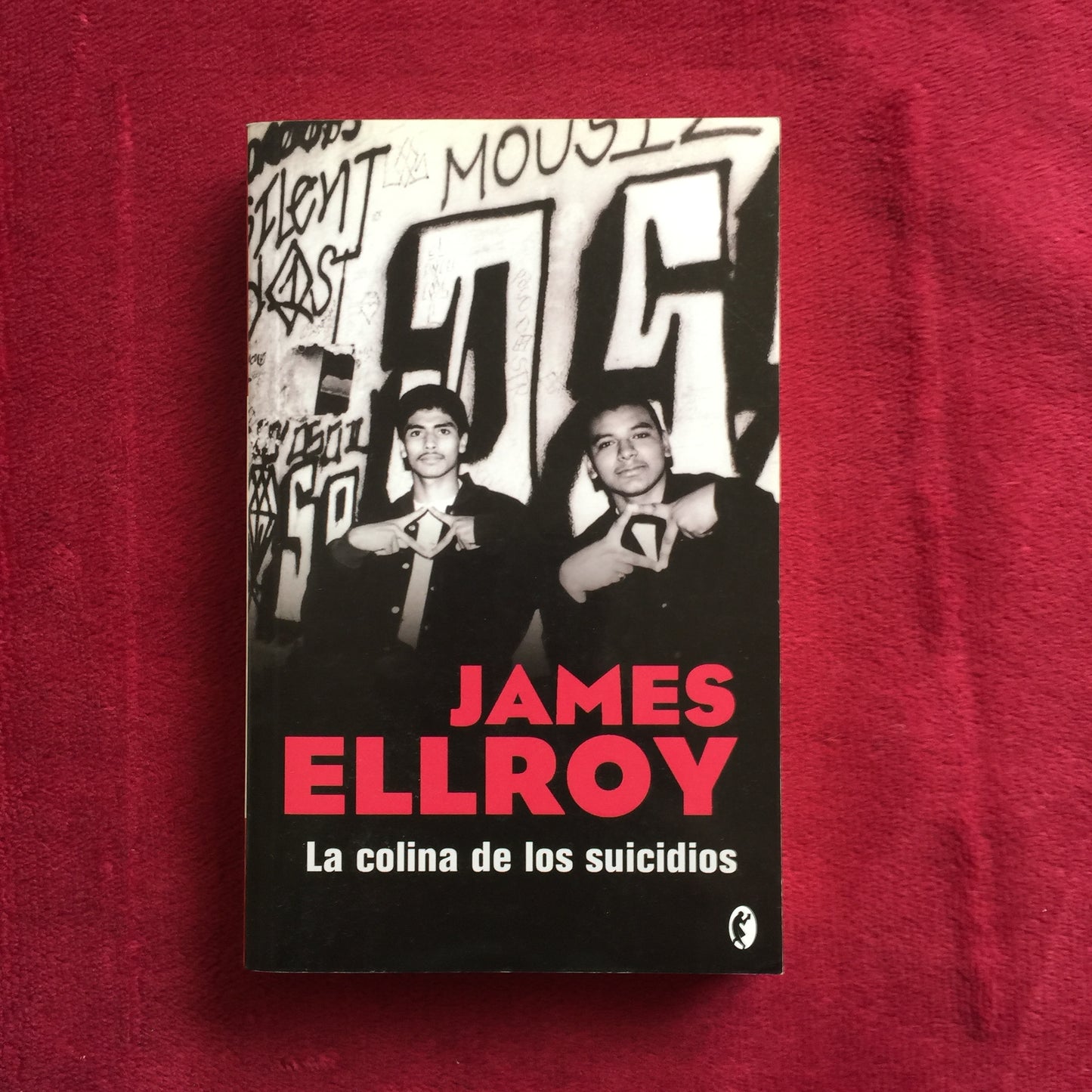 James Ellroy. La colina de los suicidios. Libro.