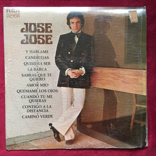 José José – Boleros Inolvidables. Vinilo en buen estado. formato muerto