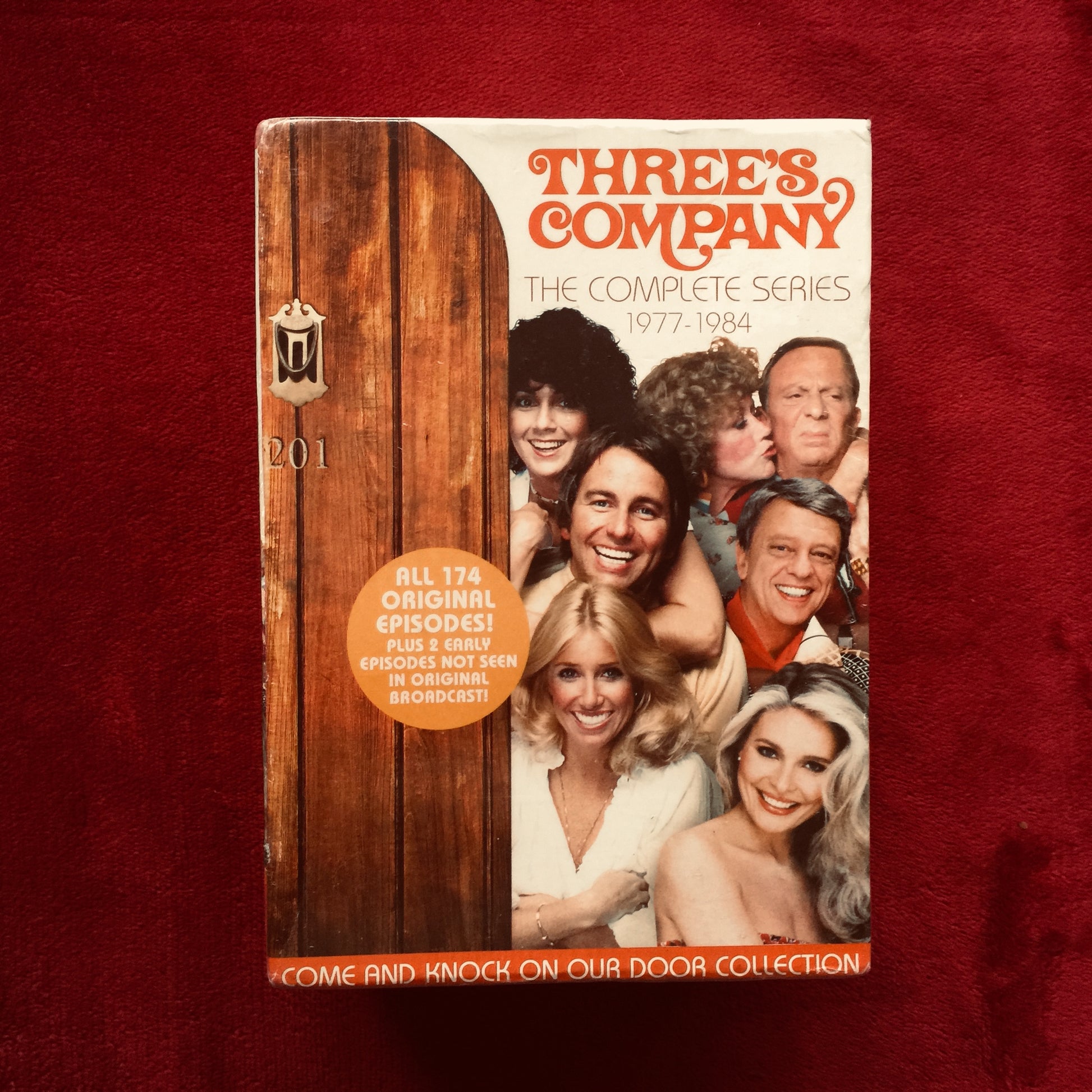 Three's Company: The Complete Series (2018) DVD. formato muerto