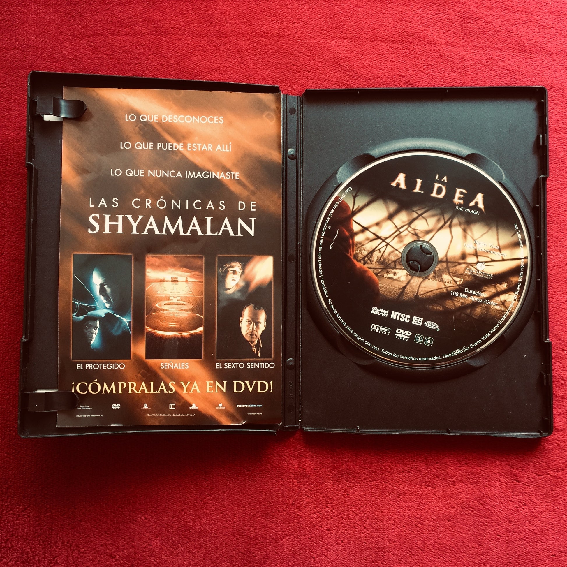 La Aldea. M. Night Shyamalan. DVD.