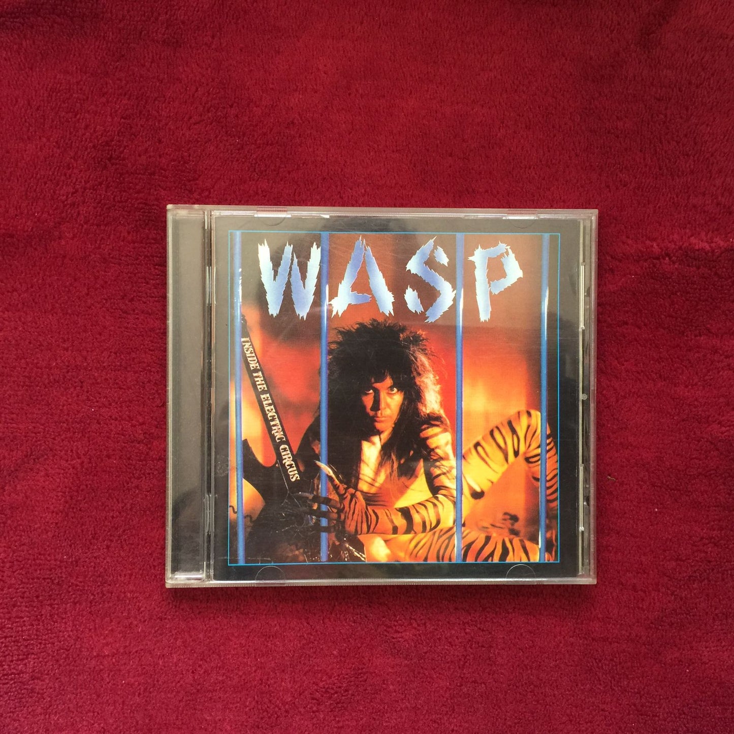 WASP. Inside The Electric Circus. CD importado en excelente estado.