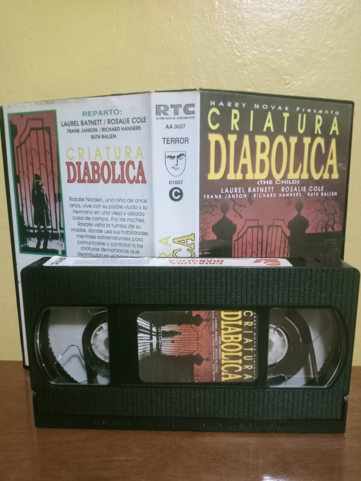 CRIATURA DIABOLICA. VHS en buen estado. formato muerto