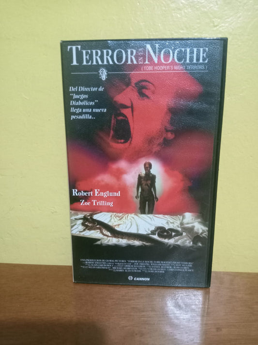 Terror en la noche. VHS en buen estado.