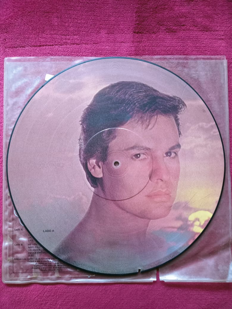 Juan Gabriel – Recuerdos. Vinilo picture disc en buen estado.