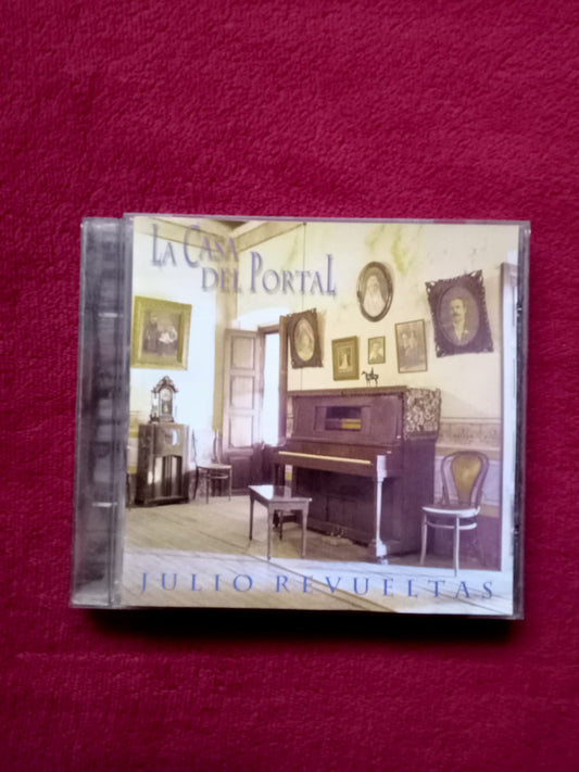 Julio Revueltas – La Casa Del Portal. Cd en buen estado. formato muerto