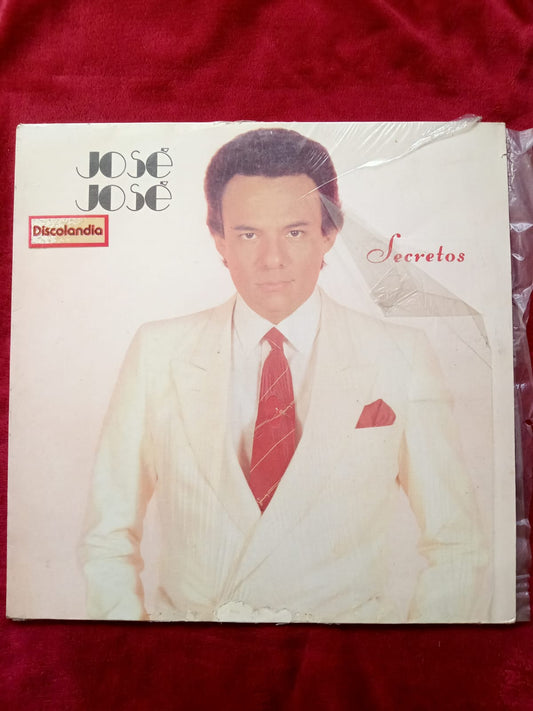 José José – Secretos. Vinilo en buen estado. formato muerto