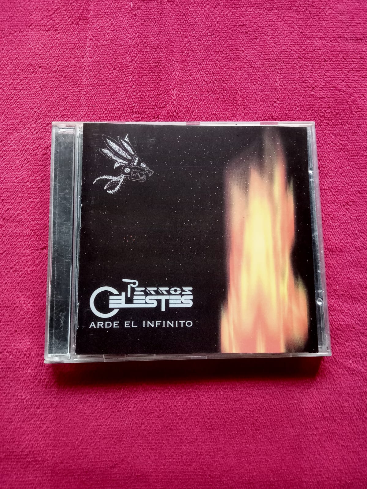 Perros Celestes – Arde El Infinito. Cd en buen estado. formato muerto