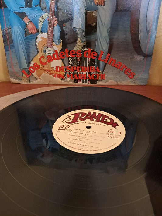 Los Cadetes de Linares – Despedida Con Mariachi. Vinilo. formato muerto