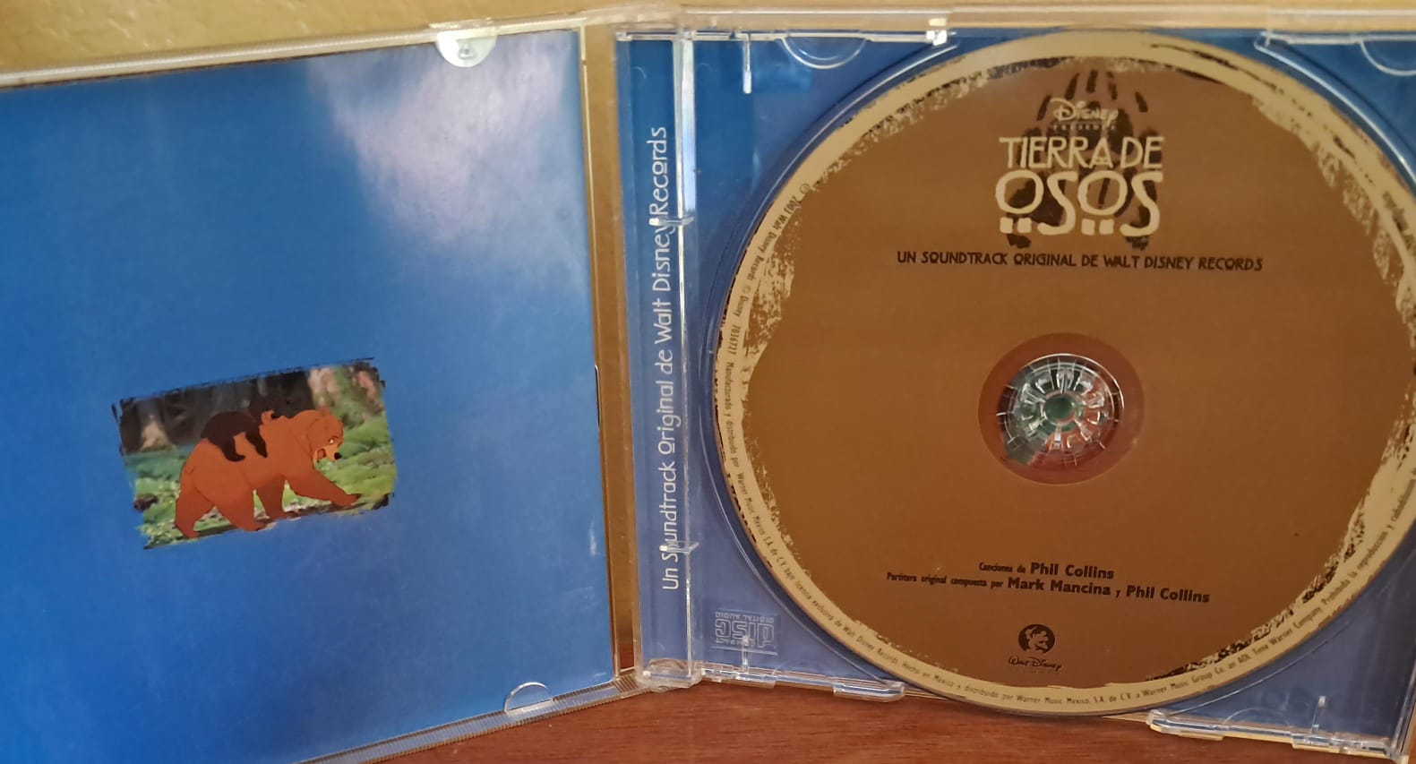 Tierra De Osos - Un Soundtrack Original de Walt Disney Records. Cd en buen estado. formato muerto