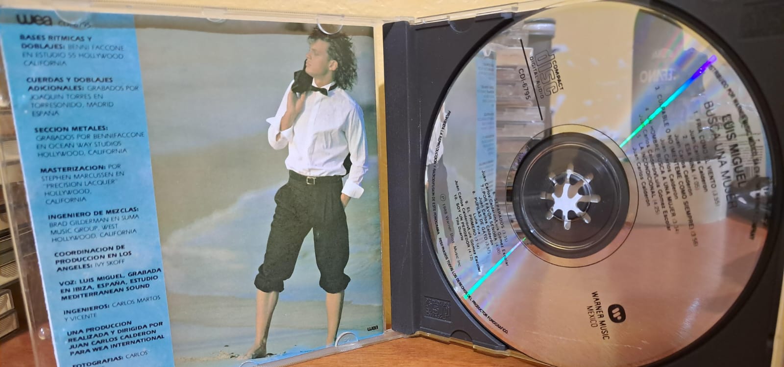 Luis Miguel. Busca una mujer. Cd en excelente estado. formato muerto