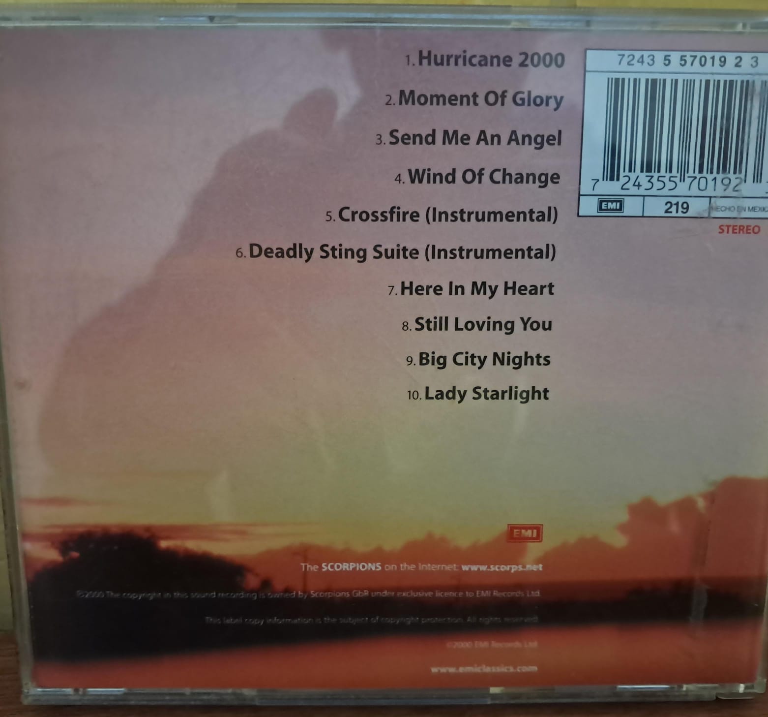  SCORPIONS & BERLINER PHILHARMONIKER – MOMENT OF GLORY. Cd en buen estado. formato muerto