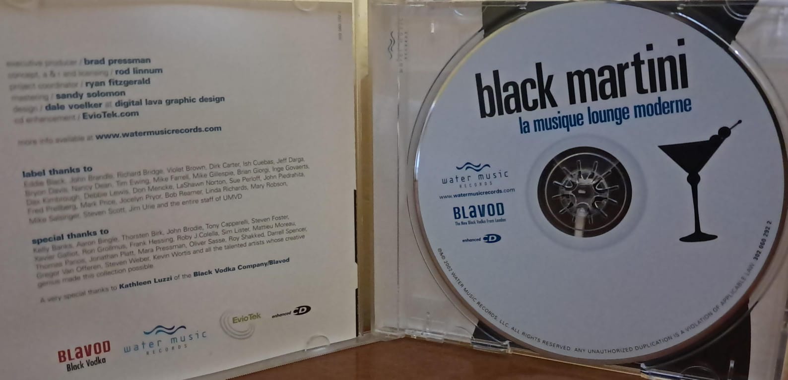 Varios – Black Martini - La Musique Lounge Moderne. Cd en buen estado. formato muerto