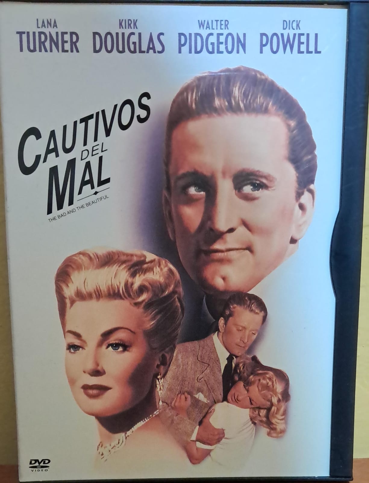 Cautivos del Mal. DVD. formato muerto
