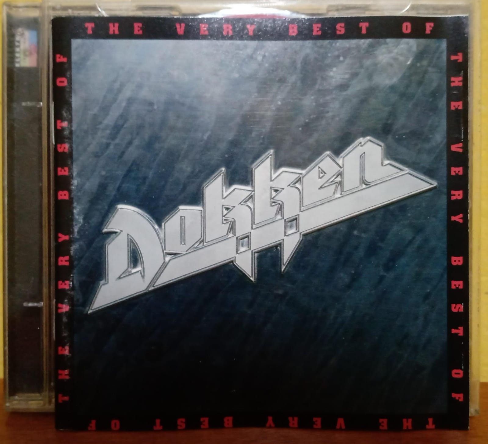 Dokken – The Very Best Of Dokken (CD importado). tienda de discos en méxico formato muerto