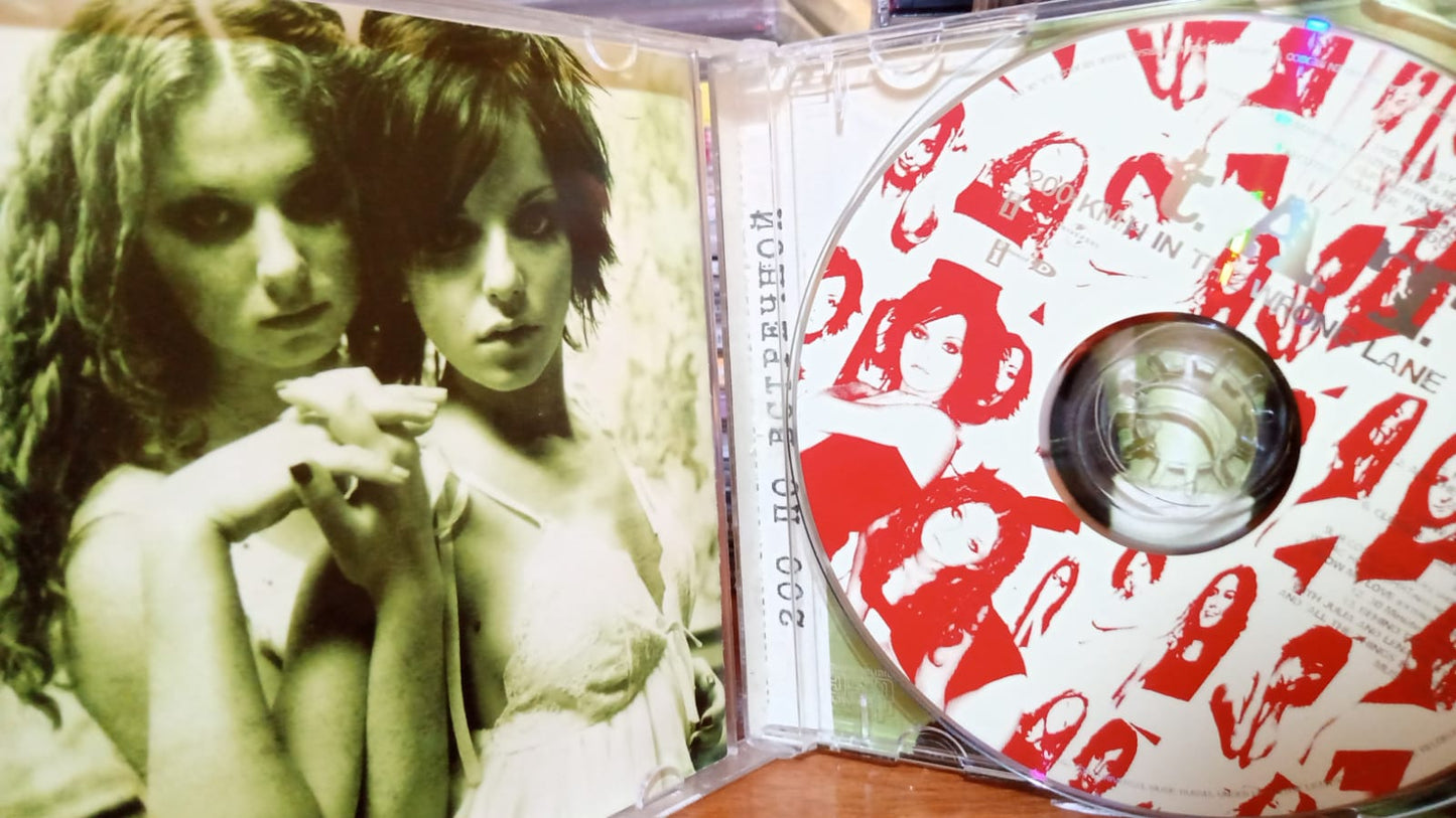 t.A.T.u. – 200 KM/H in the Wrong Lane. Cd nacional en buen estado. tienda de discos en méxico formato muerto