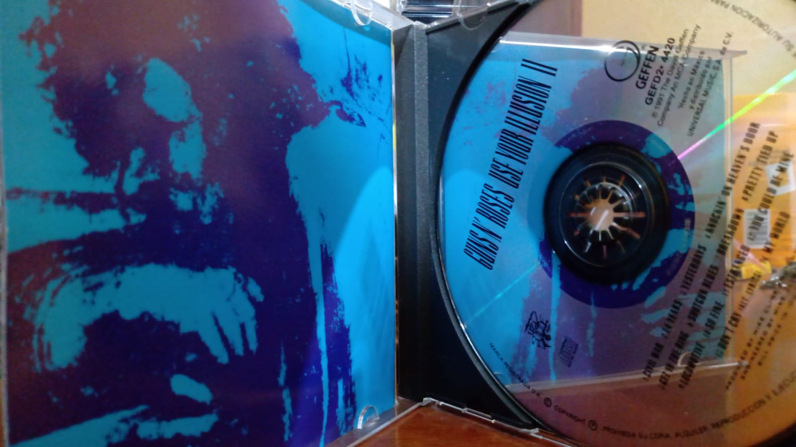 Guns N’ Roses – Use Your Illusion II
CD nacional en buen estado. tienda de discos en méxico formato muerto