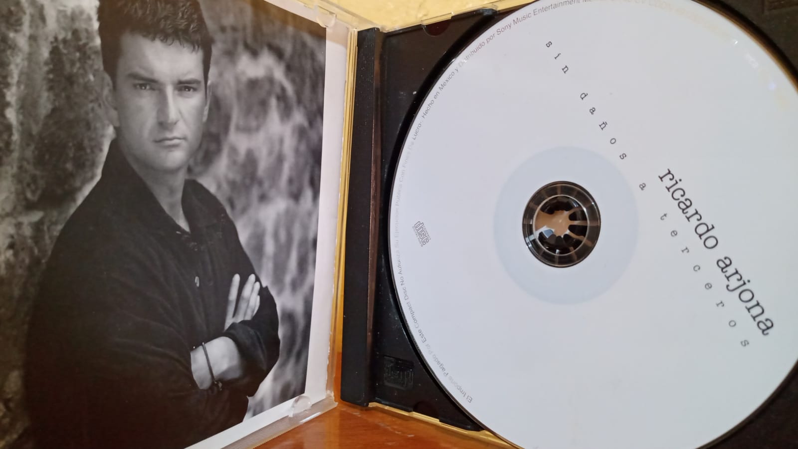Ricardo Arjona – Sin Daños A Terceros. Cd en buen estado. tienda de discos en méxico formato muerto