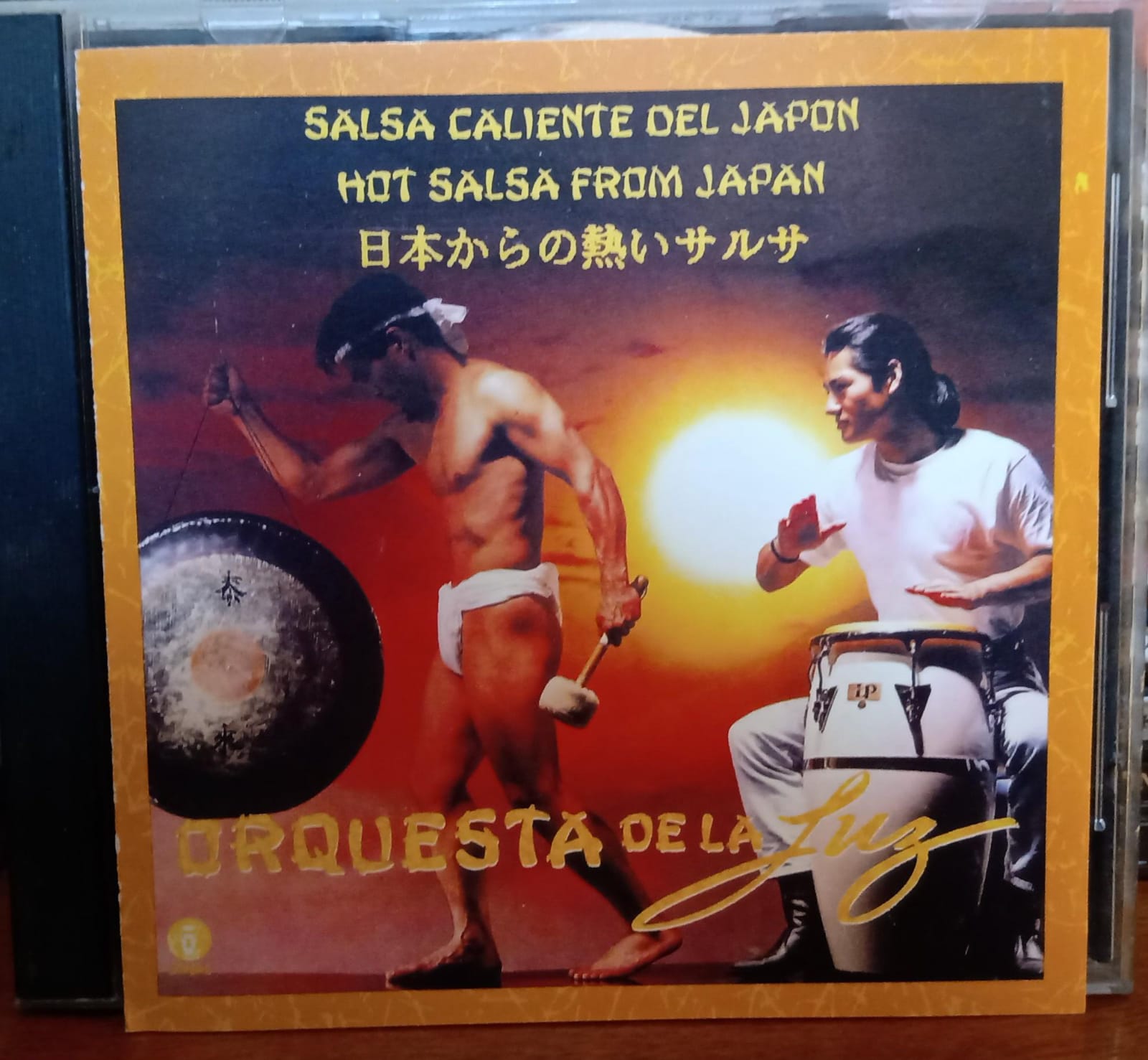 Orquesta De La Luz – Salsa Caliente Del Japon (Hot Salsa From Japan / 日本からの熱いサルサ) Cd excelente estado. tienda de discos en méxico formato muerto